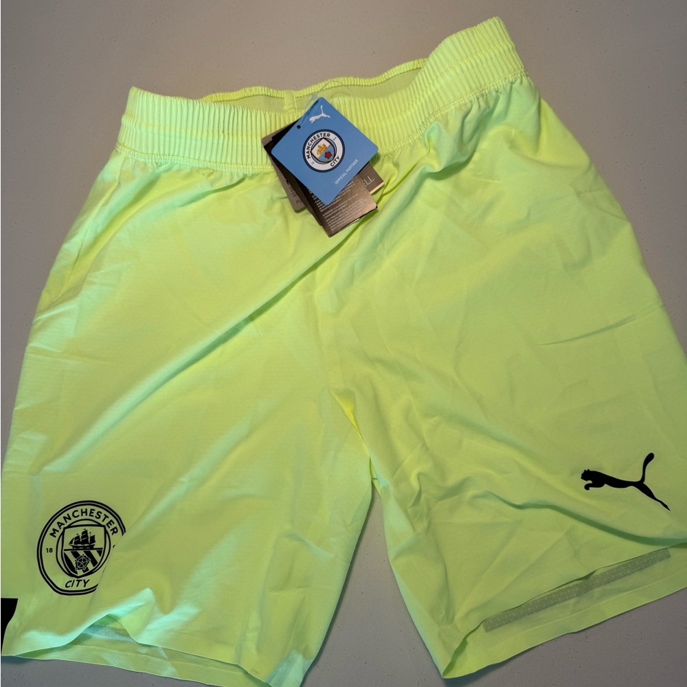 Manchester City Player-Issue Puma 2022/2023 Men’s Kit Shorts